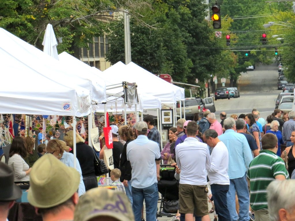 Art Off Pike Crowds copy