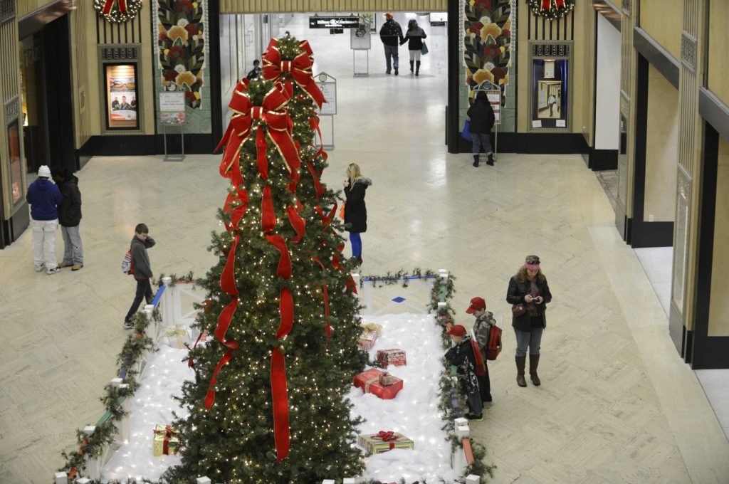 Macy's Downtown Dazzle Returns; Plus 30+ Free Holiday Activities Downtown Family Friendly